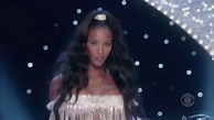 Naomi Campbell - Victoria's Secret Fashion Show 2003 - YouTube