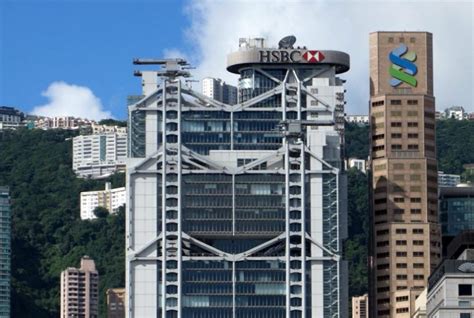 In the congested centre of hong kong, the bank unfurls from the sky, like a mechanised jacob's ladder, and touches the ground. Feng Shui of the HSBC Headquarters Building in Hong Kong ...