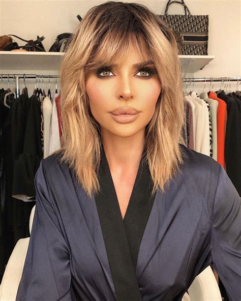 Why Fans Want Lisa Rinna Off The Real Housewives Of Beverly Hills