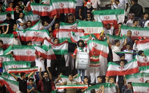 آلبوم عکس تماشاگران بازی تیم ملی فوتبال ایران و قطر در انتخابی جام