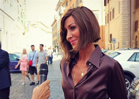 Anna Maria Bernini cede al fascino di Instagram: «L’influencer? Una