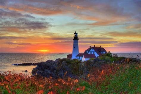 Portland Head Lighthouse Sunrise Photograph By Joann Vitali Pixels