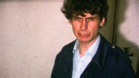 Dennis andrew nilsen (born 23 november 1945, fraserburgh, scotland) also known as the muswell hill murderer and the kindly killer is a british serial killer who lived in london. 8 Shocking Facts about Serial Killer Dennis Nilsen - Everything Strange