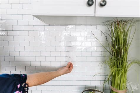 Smart tiles peel and stick backsplash and wall tile metro ava, amazon ($46.91). How to Install Peel and Stick Tile Backsplash | The DIY ...