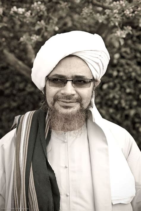 Here is one fitting new selawat and du'a taught by habib umar bin hafiz on the 3rd of syawal 1442h, so that by the syafaat of rasulullah, allah would increase and preserve the blessings that he has bestowed upon us and that he would make us have gratitude for it. Habib Umar bin Hafiz