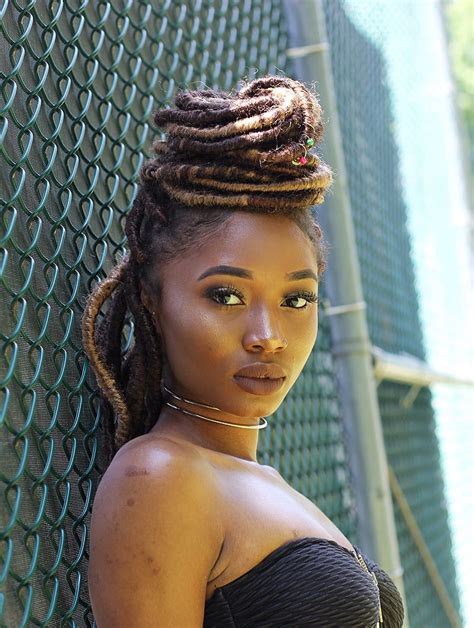 Hd Wallpaper Women Women Outdoors Face Fence Ebony Model