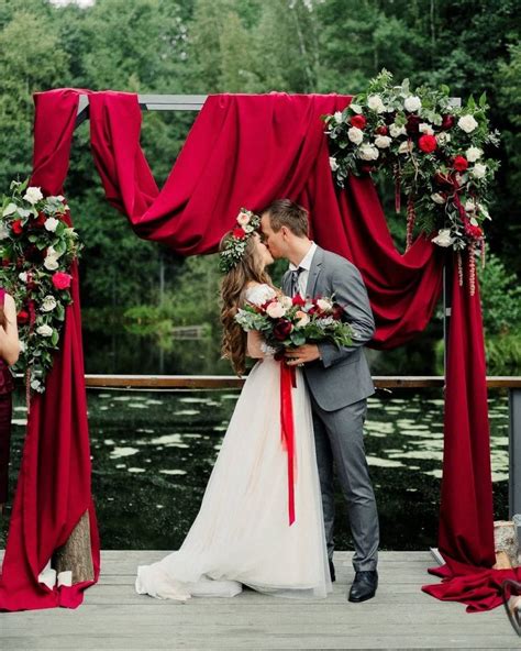 30 chic yet festive christmas wedding ideas in classic red blog