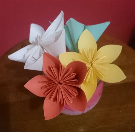 Paper Flowers Craft Origami Flowers Flower Crafts Origami Crafts