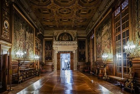 Chateau De Chantilly Interior Fancy Houses Coffered Ceiling Paris City