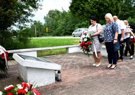 Zaloguj się lub zarejestruj na facebooku, aby połączyć się z przyjaciółmi, rodziną i. W 77. rocznicę pacyfikacji wsi Strużki » Powiat Staszowski