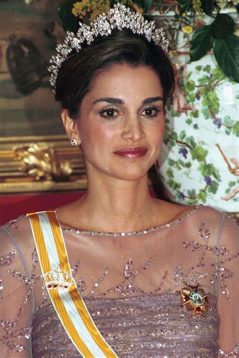 All Of Queen Rania Of Jordans Best Fashion Moments Queen Rania Royal Crown Jewels Royal Tiaras