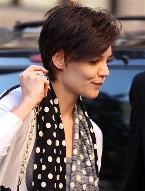 Katie Holmes Short Hairstyle Feminine Pixie Cut With Bangs
