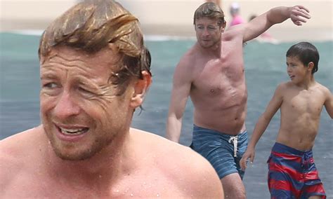 Shirtless The Mentalist Star Simon Baker Displays Muscular Physique
