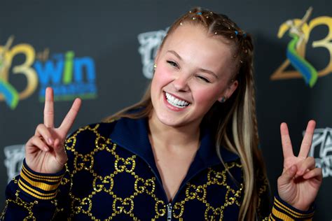 jojo siwa dyed her hair brown and she looks totally different glamour