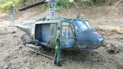 Us Army Uh 1d Huey Gunship Helicopter Youtube