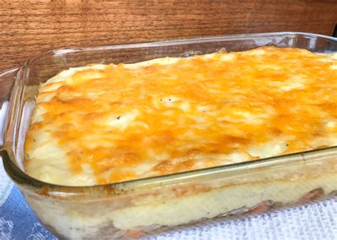 Plunge your spoon into a shepherd's pie with creamy mash and flavourful lamb mince. Easy Shepherd's Pie Recipe using Pre-Cooked Mashed Potatoes