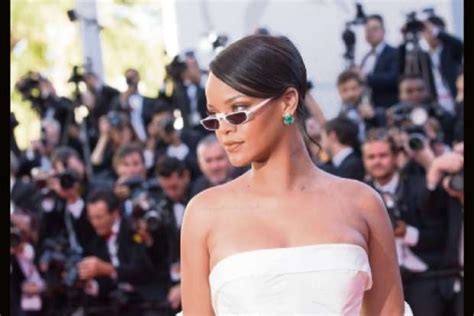Rihanna Named Worlds Richest Female Musician By Forbes