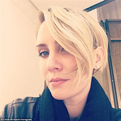 Claire Richards Looks Slimmer Than Ever As She Shows Off New Hair Cut Daily Mail Online