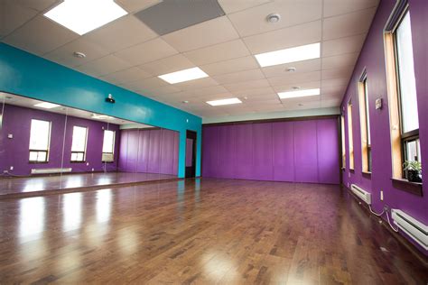 Elegant Dance And Rehearsal Studio At Queen And Spadina Placeuse