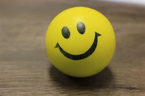 The History Of The Yellow Smiley Face Bizyell