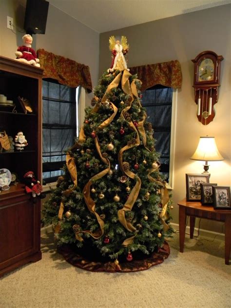 29 Inspirational Christmas Tree Decorating Ideas 2022 2023 With