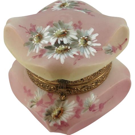 Vintage Wavecrest Box By C F Monroe Beautifully Painted Daisies Nakara For Sale On Ruby Lane