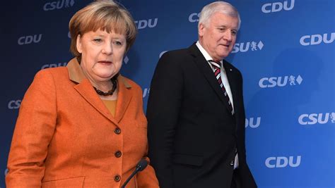 Angela Merkel Und Horst Seehofer Versöhnen Sich Zur Geschlossenheit