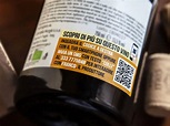 La prima etichetta smart è su una bottiglia di vino italiano biologico ...