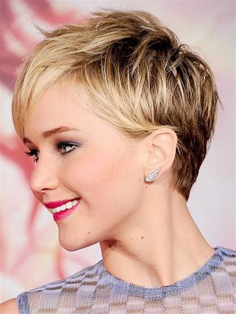 Beautiful Short Haircuts For Round Faces
