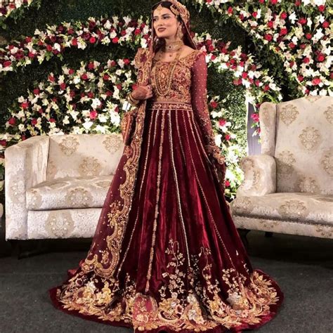 21 steal the show with red and gold bridal lehenga by tena durrani pakistani wedding
