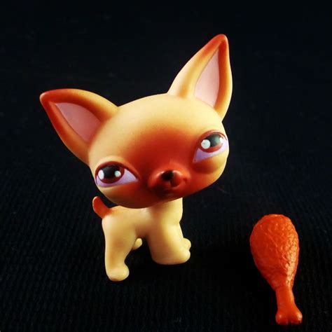 Littlest Pet Shop 1 Chihuahua Dog Lps Toy Hasbro 2004 Small Violet Eyes