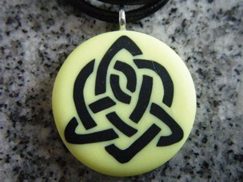 Celtic Symbol For Sisterhood Hand Carved On A Polymer Clay Etsy