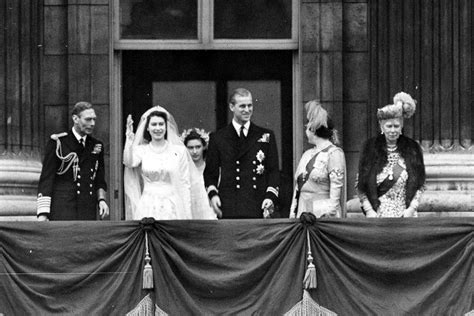 Queen elizabeth wedding family photo. The Surprisingly Relatable Mishaps of Queen Elizabeth's Wedding Morning | Vanity Fair