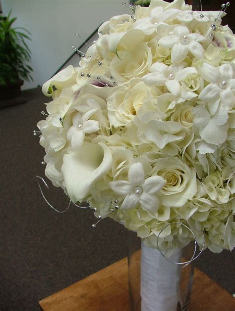Filewhite Assorted Flowers Bride Bouquet