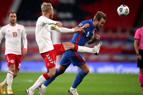 Die offiziellen aufstellungen der beiden nationen Dänemark besiegt England - Lewandowski-Doppelpack für Polen