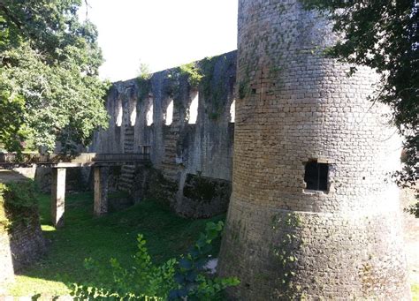 Château De Villandraut Châteaux En Gironde