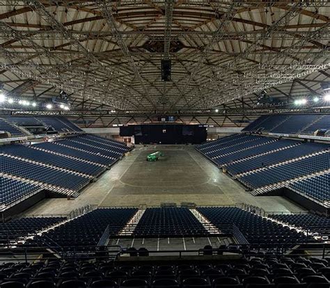 Tacoma Dome In Tacoma Wa With Versatract Telescopic System And Beam