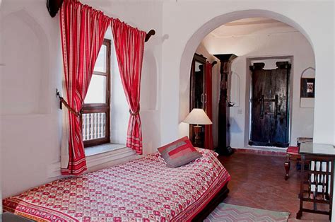 Neemrana Fort Palace Alwar India Photos Room Rates And Promotions
