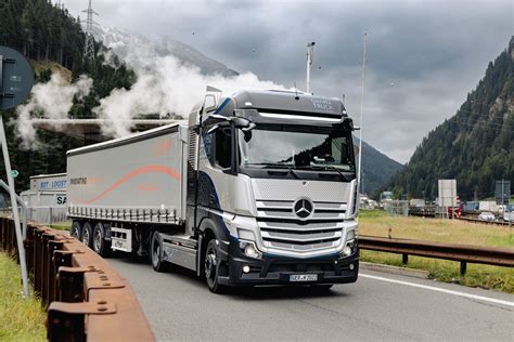 Daimler Höhenerprobungen mit Wasserstoff LKW Truck Trailer Welt