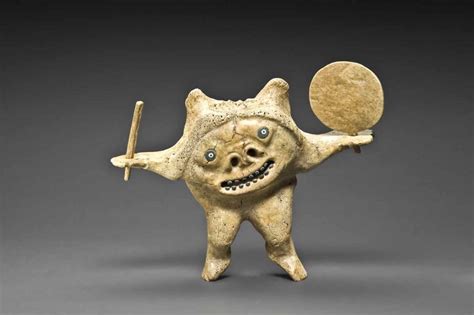 Inuit Sculptures Artifact Encyclopedia Of Everything Art Antiques