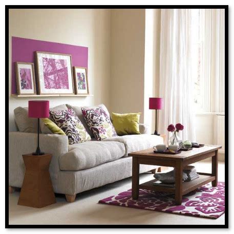 ide dekorasi ruang tamu warna ungu desain rumah unik