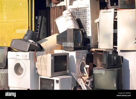 Broken Appliances High Resolution Stock Photography and Images - Alamy