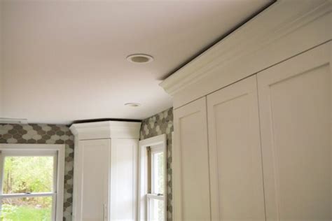 Cabinet Crown Molding Ceiling Not Level Shelly Lighting