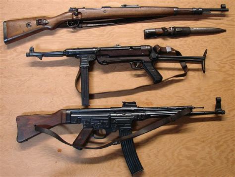 Mauser Kar 98 Mp40 And Mp44 Aka Stg44 Longarms Guns Ww2 Weapons