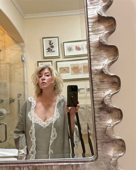 Martha Stewart Shows Off Her ‘beautiful Nightgown In Sultry Mirror Selfie