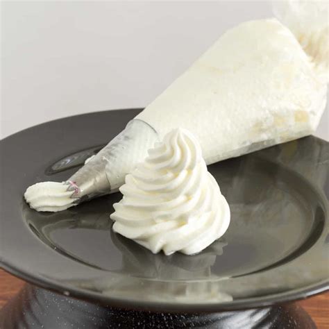 How To Stabilize Whipped Cream 7 Easy Methods Tips Veena Azmanov