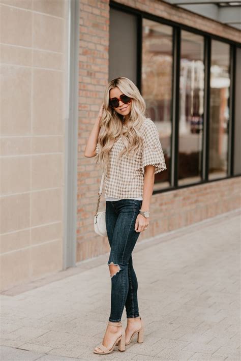 30 Casual Summer Outfits With Jeans To Copy This Year