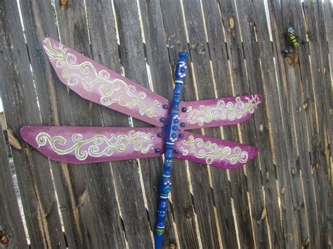 Ceiling fans ceiling to lower edge of blade: Upcycle ceiling fan blades into giant dragonflies | The ...