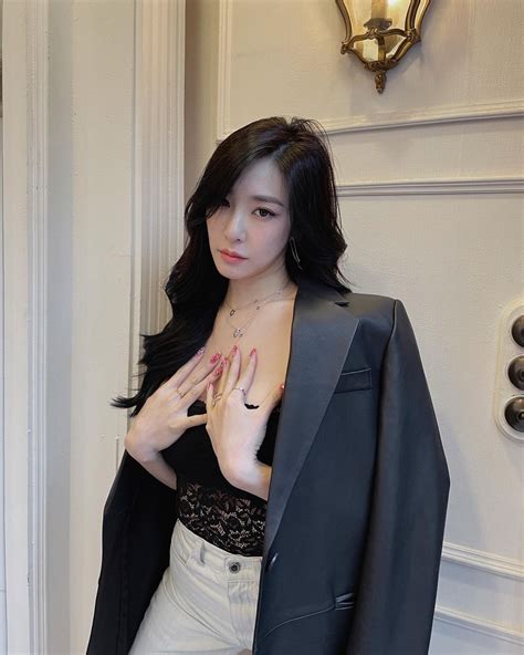 See The Gorgeous Updates From Snsd Tiffany Wonderful Generation