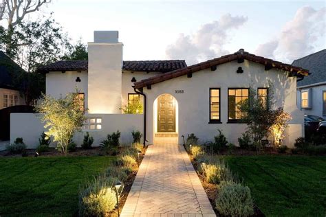 Spanish Style Homes Key Elements And 9 Exterior Examples